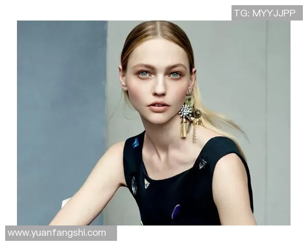 足球女星耳环时尚造型大赏展现独特魅力与个性风采